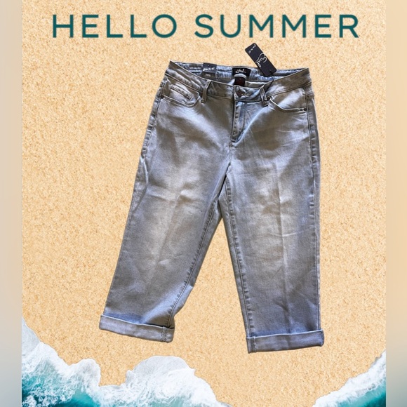 Earl Jean Women's Capri Size 12 Jeans- NWT pockets light blue - Picture 2 of 16